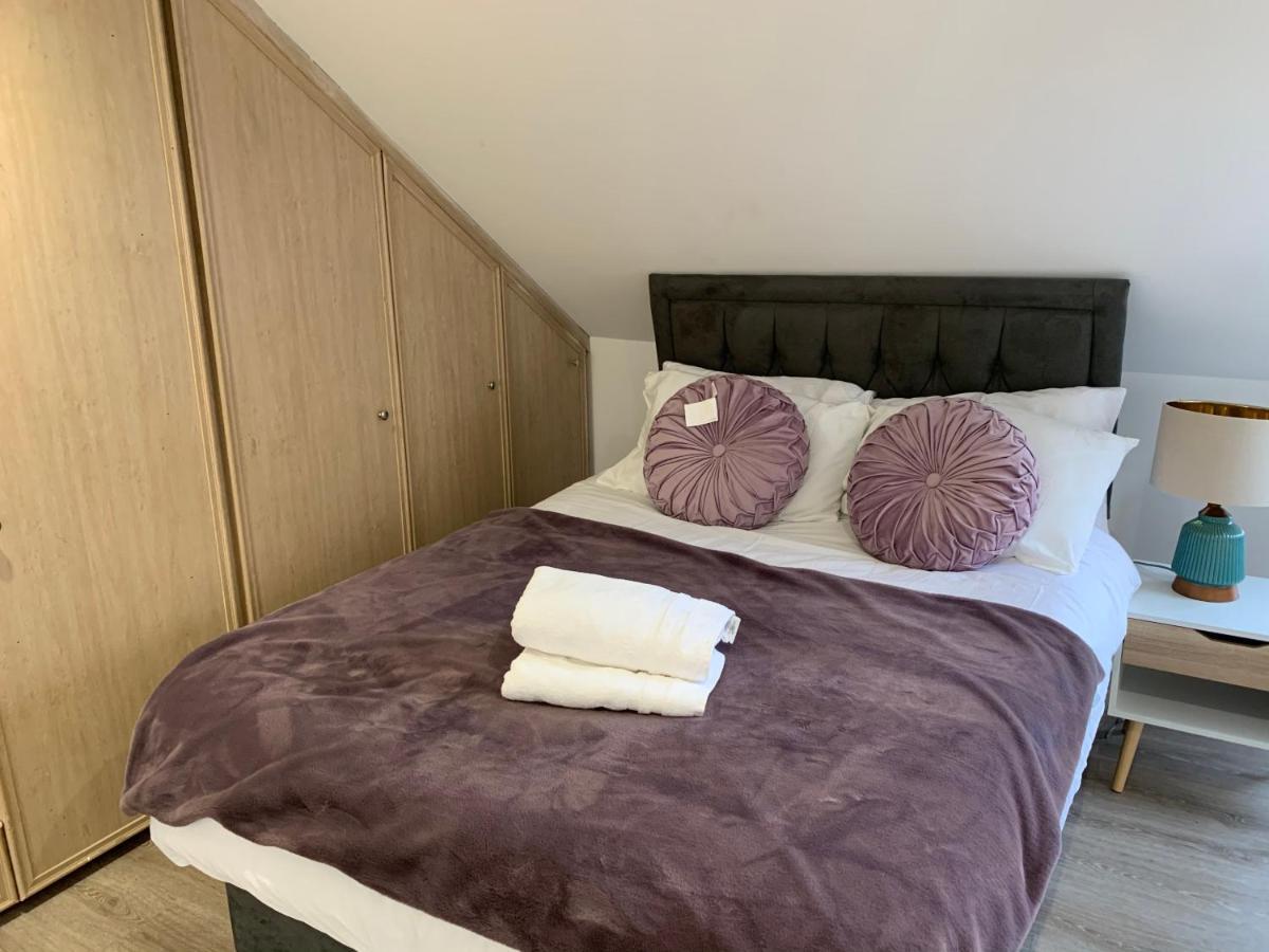 Beautiful All Room En-Suite 4 Bedrooms House , Free Parking, Wifi, Corporate, Contractors, Family Relocation, Contact Us For Long Term Rate Ilford Exterior photo