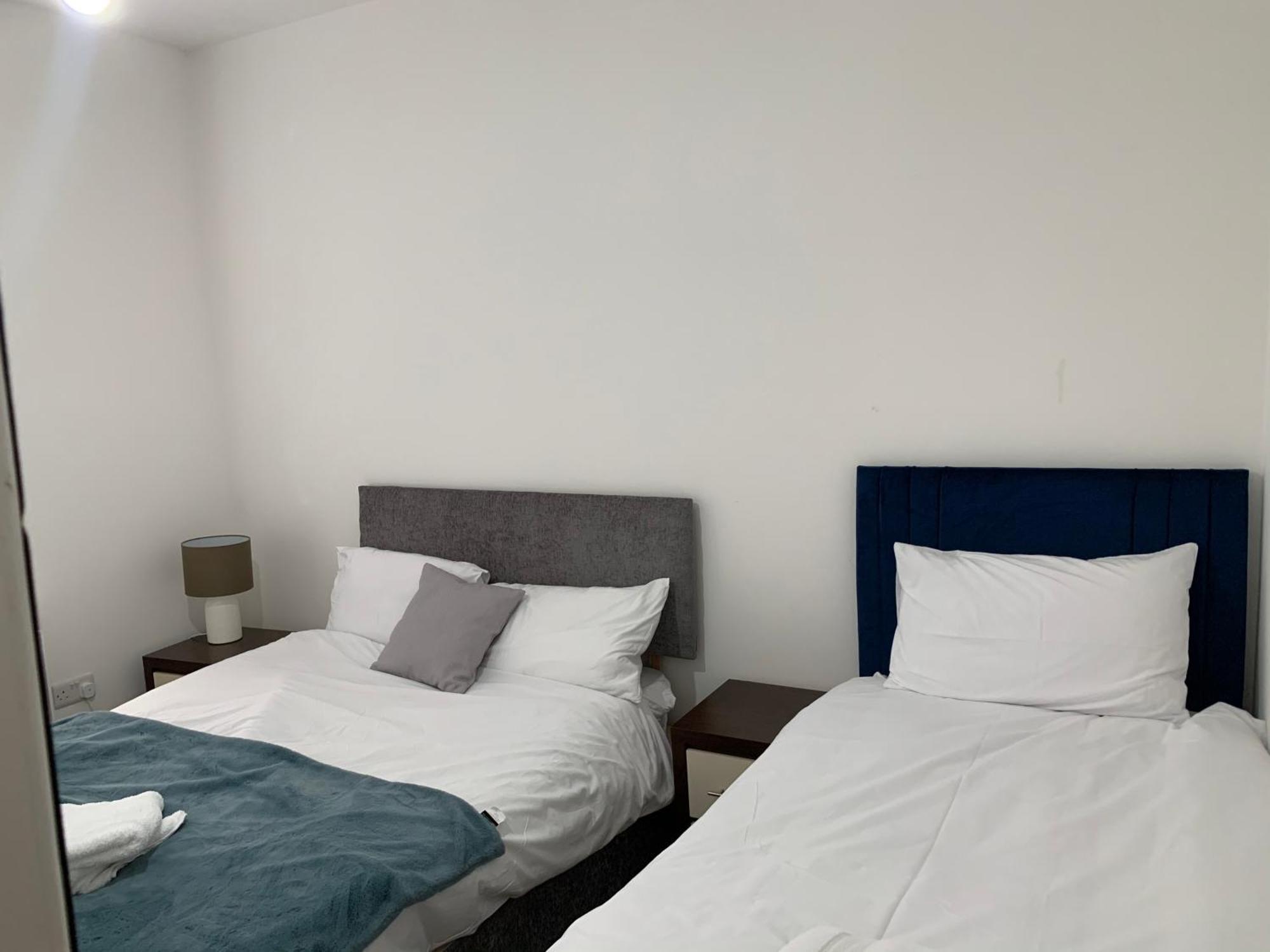 Beautiful All Room En-Suite 4 Bedrooms House , Free Parking, Wifi, Corporate, Contractors, Family Relocation, Contact Us For Long Term Rate Ilford Exterior photo